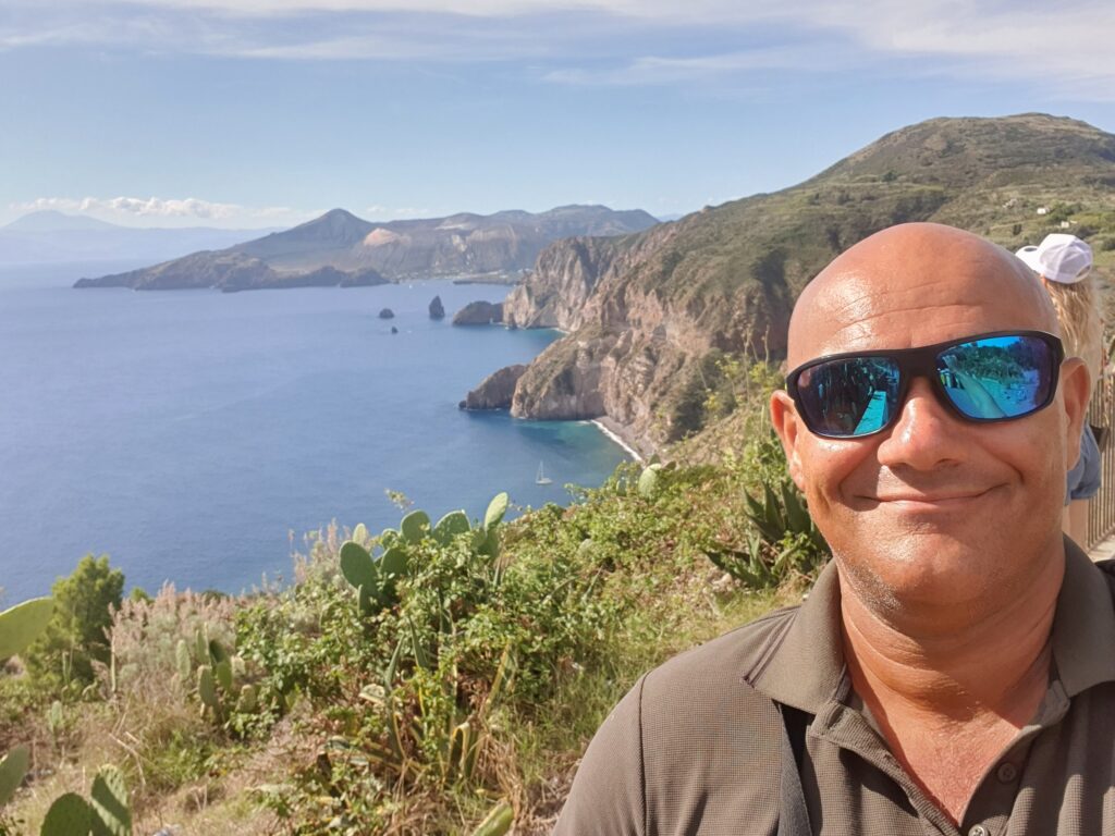 Vista dell'isola di Vulcano da Lipari