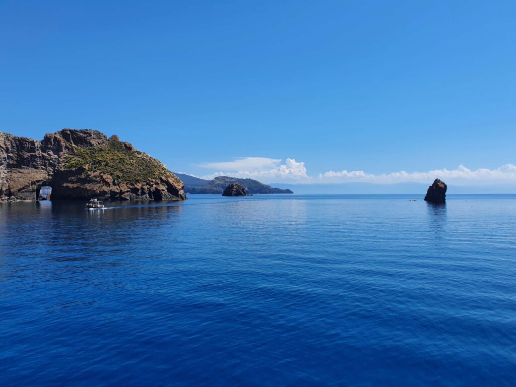 Visita isola catamarano Eolie skipper professionale Mysailcruise
