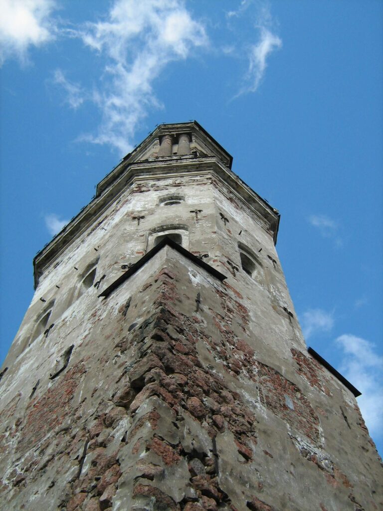 Torre Zenobito Capraia costa selvaggia trekking