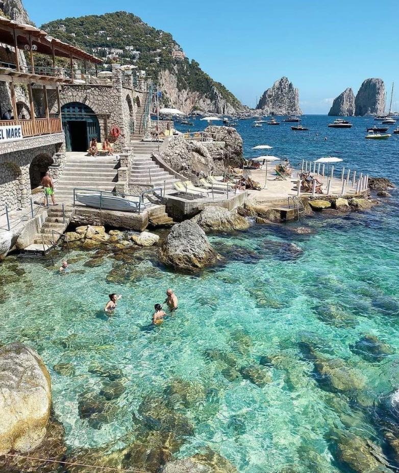 Capri private daily boat tour
