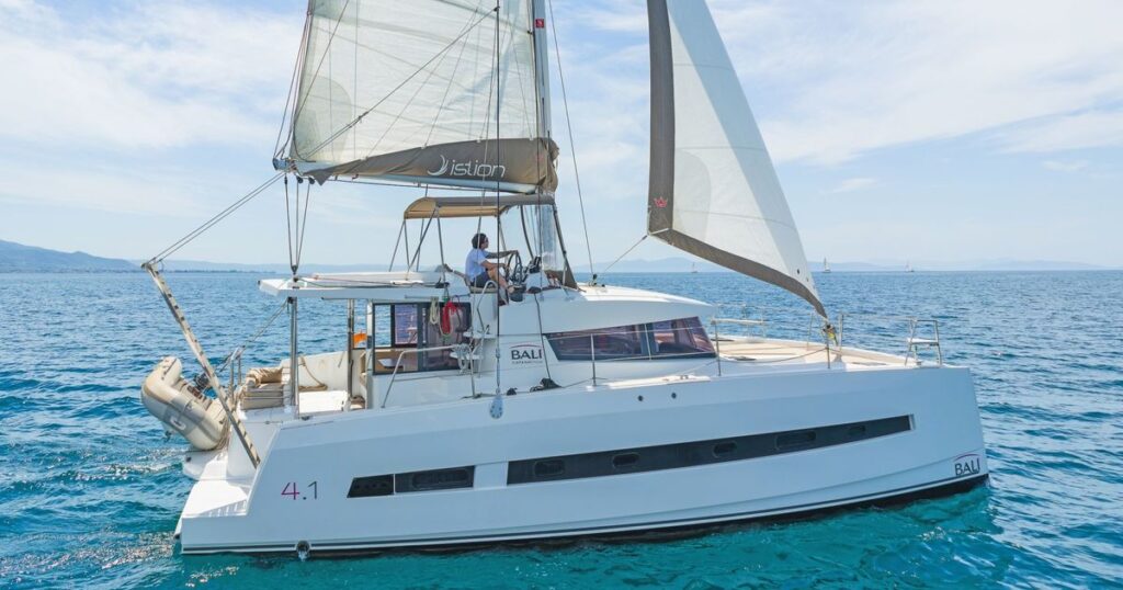 Bali 4.1 luxury catamaran by MySailCruise sailing in the Mediterranean